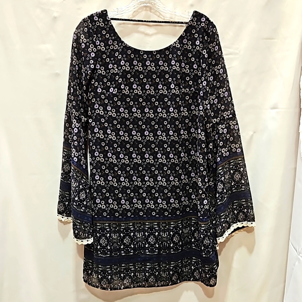 Xhilaration Mini Dress, Tunic, Bell style sleeves, Crocheted lace, Sz XS